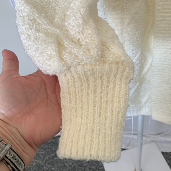 Vintage, white long sweater - Picture 2 of 6